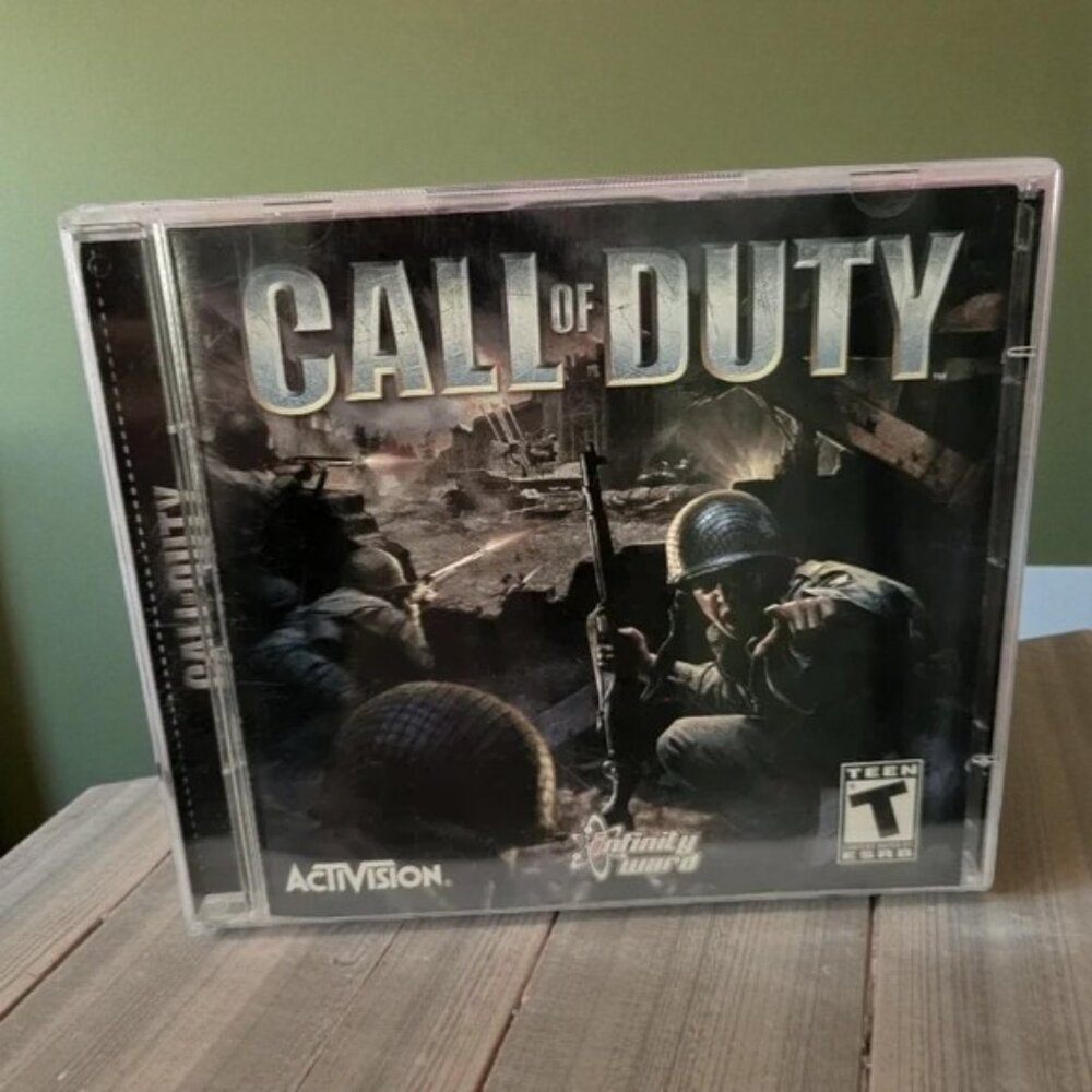 Call of Duty 1 PC CD-ROM 2003 Activision 2 Discs W/ Case and Serial Key